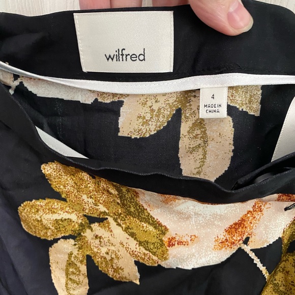 Aritzia Wilfred Floral Button Skirt Size 4 - Picture 3 of 4